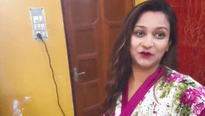 三男一女激情3P，无套艹逼，招式繁多，夹心饼干，前后夹击，超爽超刺激 Three