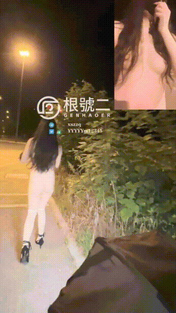 小母狗们轮流挨操，一下逼一下嘴，一边舔逼一边挨操 太快乐了 The little