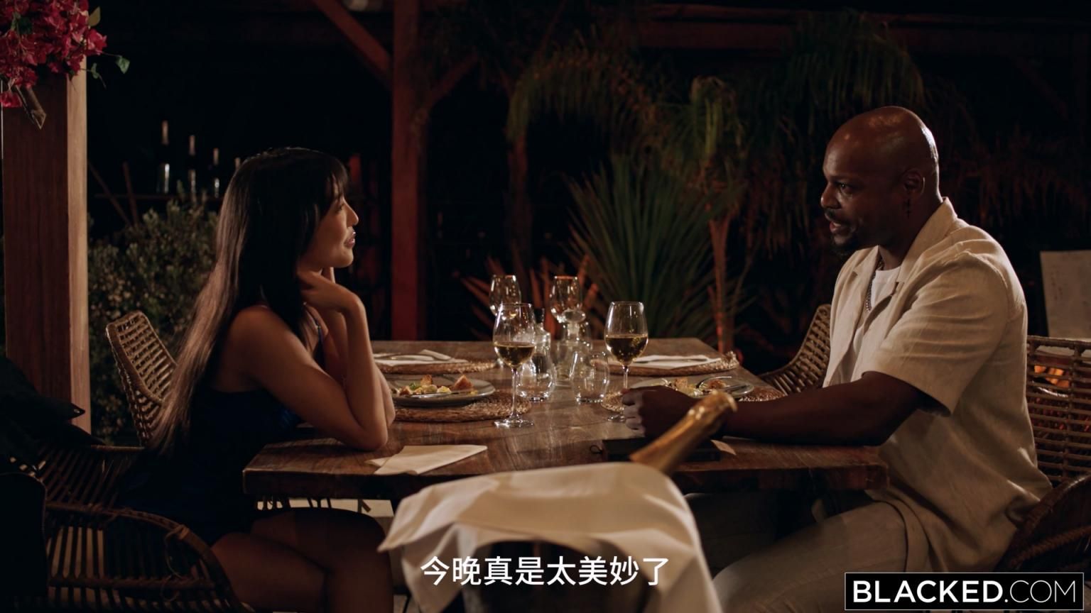 媚黑Blacked女神大战惊人23CM黑鬼巨物，每次都顶到底爽歪歪淫叫 Blac