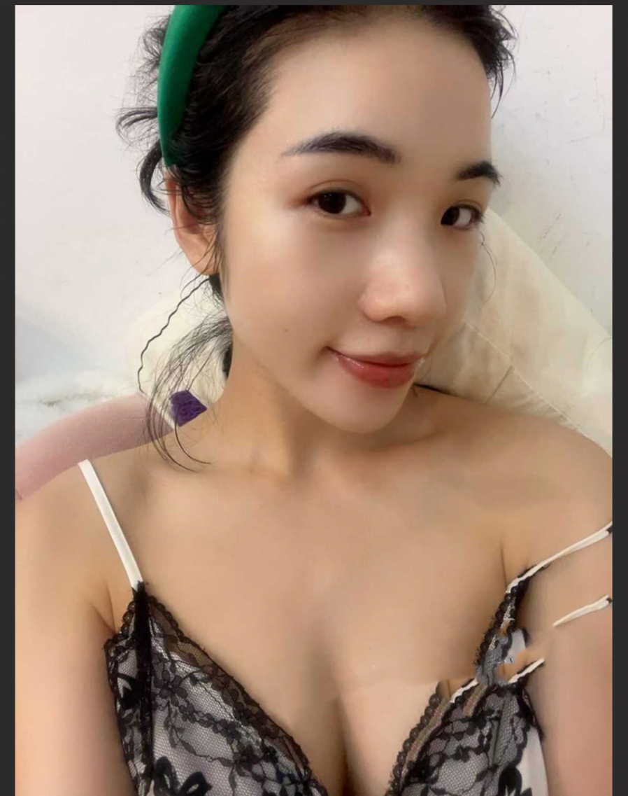 大学女辅导激战流出！火辣身材主动勾引男学生！黑丝情趣装异常风骚 Fierce b