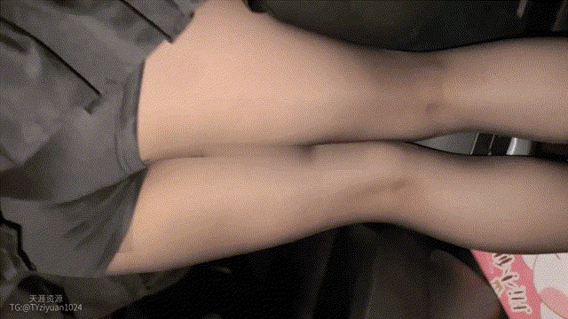 骚母狗酒吧喝酒被带走，全程淫荡浪叫 The slutty bitch was t