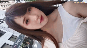 超强女奴训调，女神母狗人前露出海底捞啤酒瓶插逼 Super strong fem