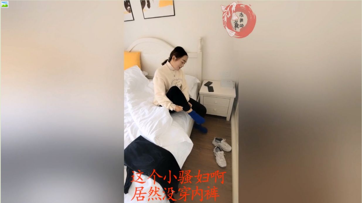 177大长腿反差母狗 连体镂空无套内射，这贱货真能淫叫 177 Contrast