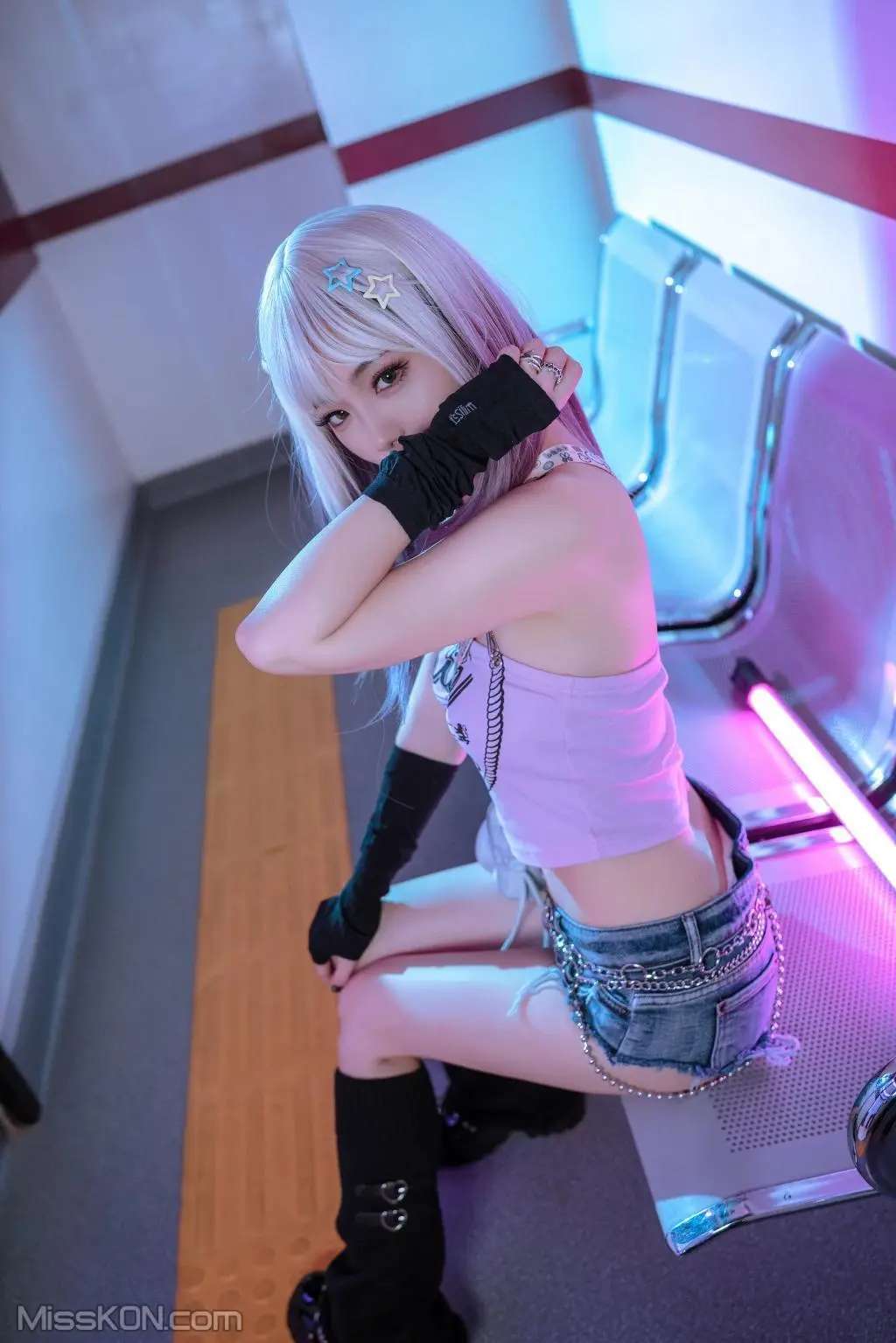 Coser@桃良阿宅： 地铁 Coser@Taoliangazhai： Subway