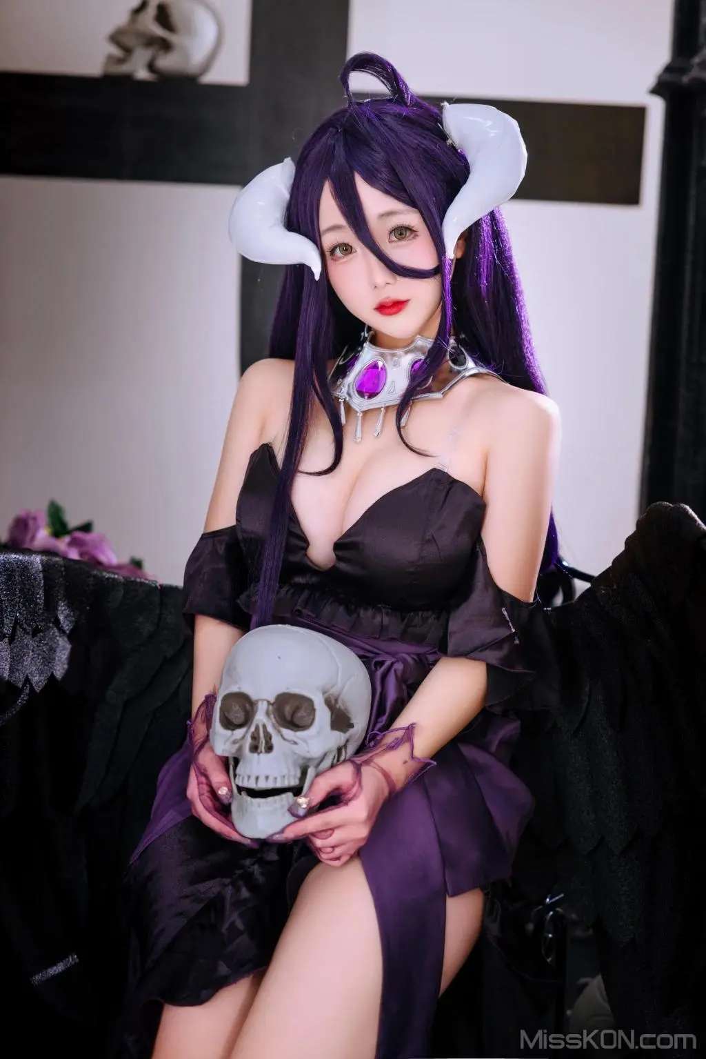 Coser@日奈娇： 雅儿贝德 礼服+钻石 Coser@日Naijiao： Albedo dress + diamond