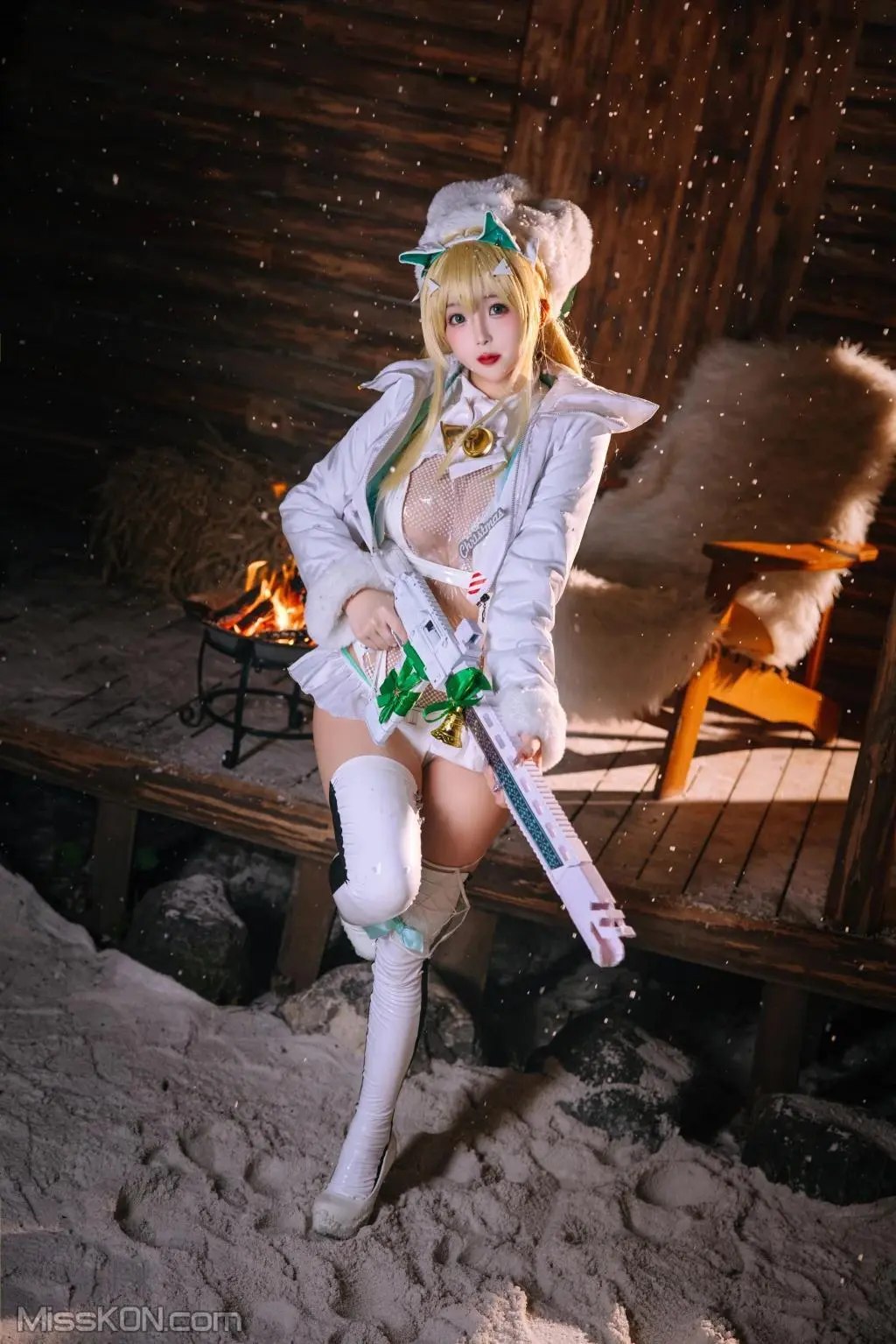 Coser@日奈娇： 露菲圣诞 Coser@日Naijiao： Lufei Christmas