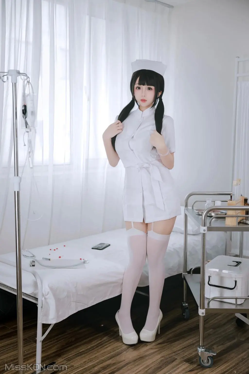 Coser@日奈娇： 诊所护士 Coser@日Naijiao： Clinic nurse