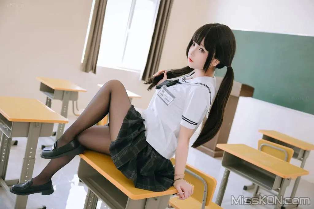 Coser@日奈娇： 放学后 Coser@日Naijiao： After school