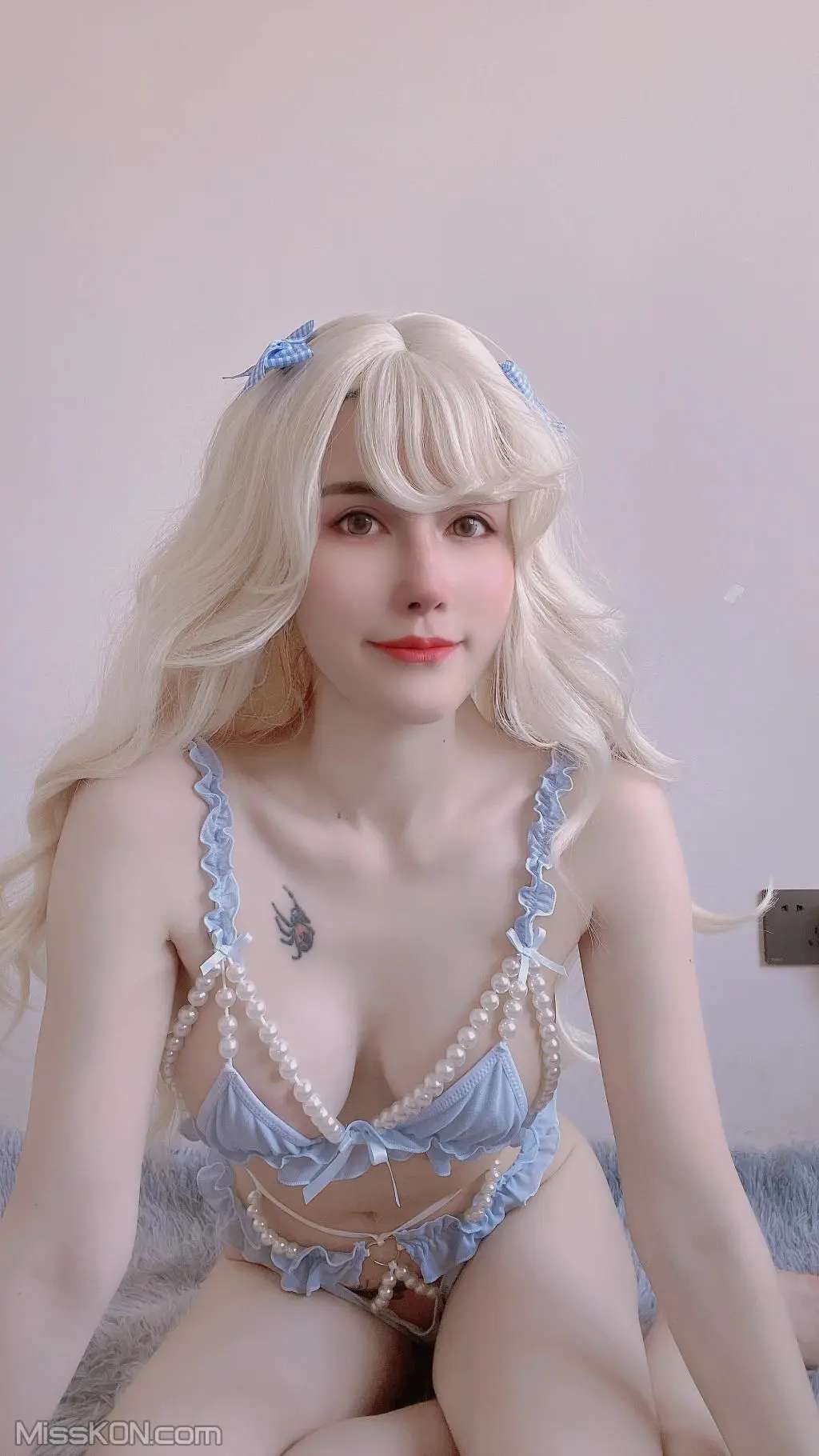 Coser@鹿八岁： 金发可爱女孩 Coser@鹿八岁： Blonde cute girl