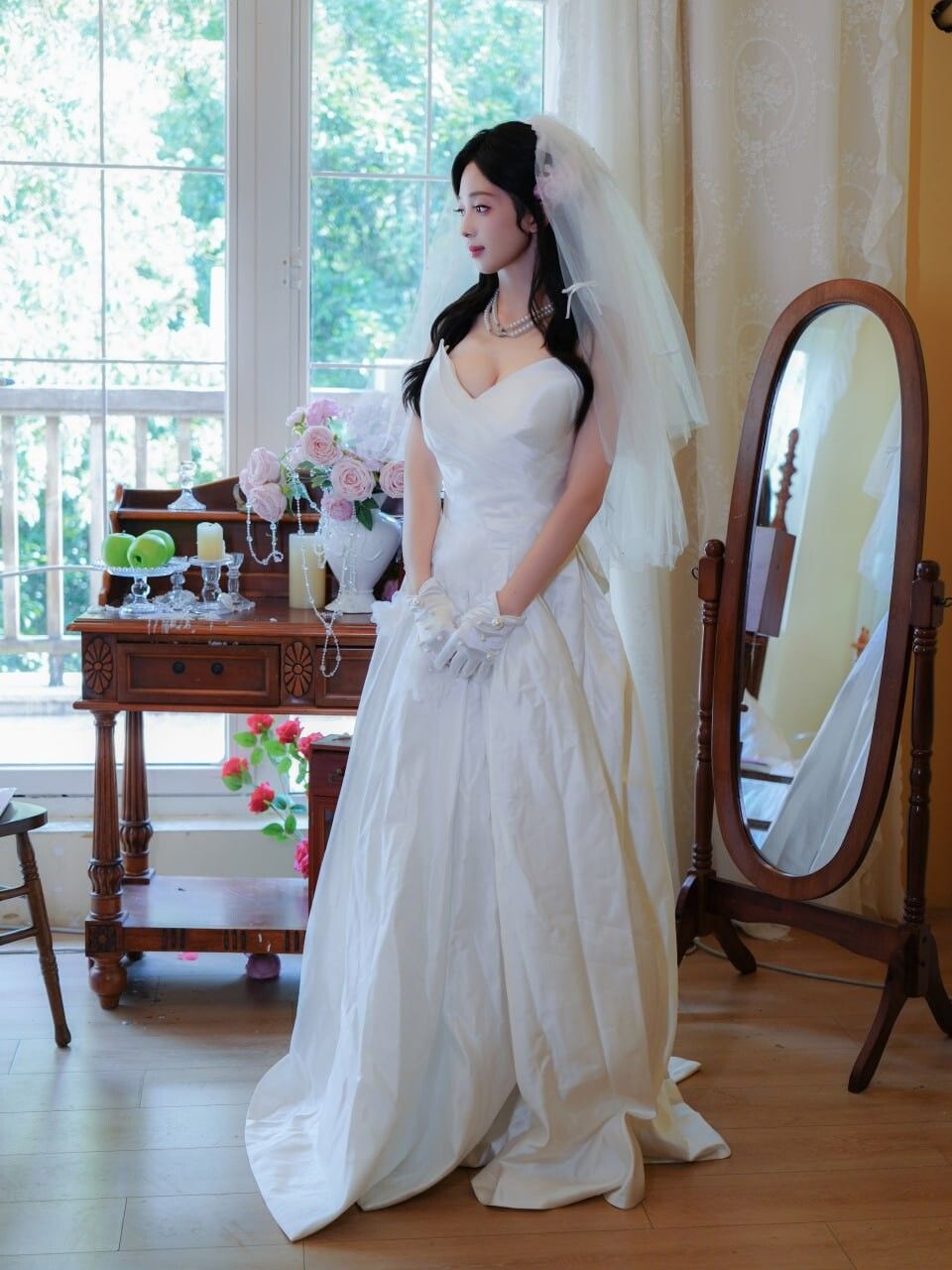 婚纱下的白嫩骚新娘 Fair and sexy bride under wedd