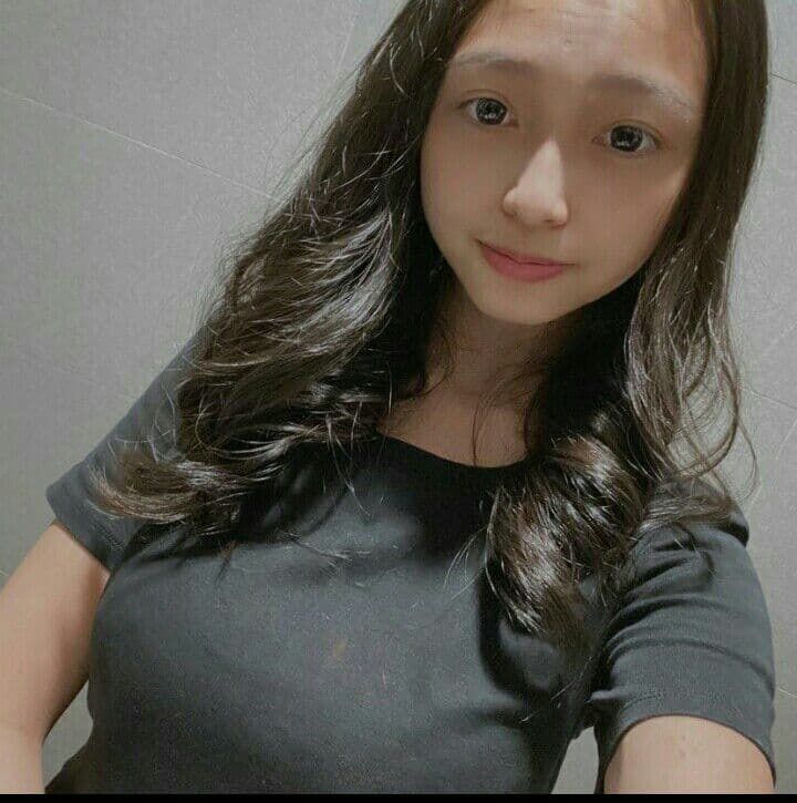 台科大女生，面容清纯却有傲人钟形乳 A girl from Taiwan Uni