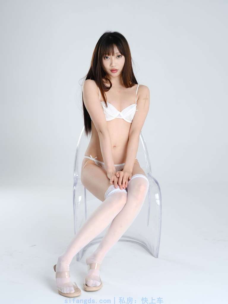 【国模套图】国模小初大尺度人体私拍套图1 [National Model Set Figure] National Model Primary School Large scale Human Private Photo Figure 1