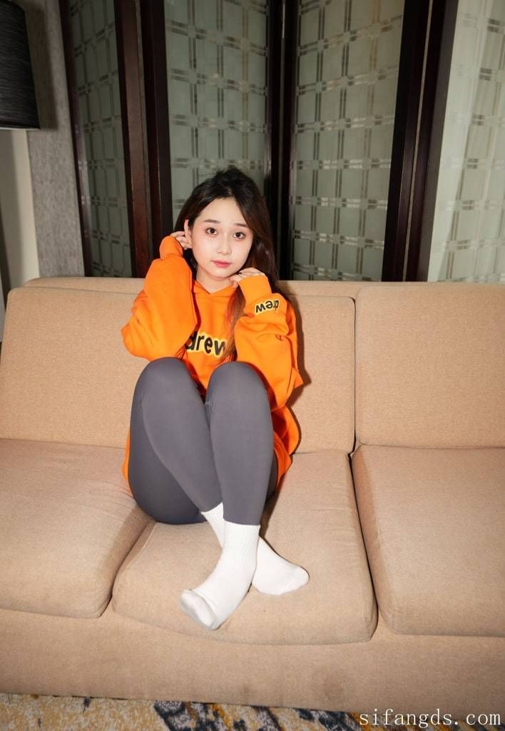 【国模套图】国模凡凡大尺度人体私拍套图1 【National Model Set