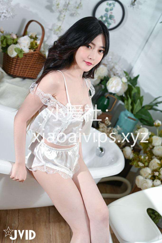 【JVID】璃奈酱《睡衣浴池》 【JVID】Rinachan "Pajama Bath"