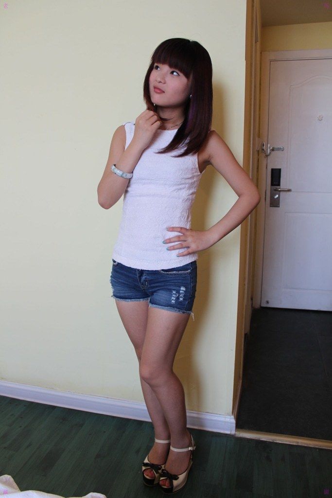 【国模套图】国模丽丽大尺度人体私拍套图 【National Model Set】