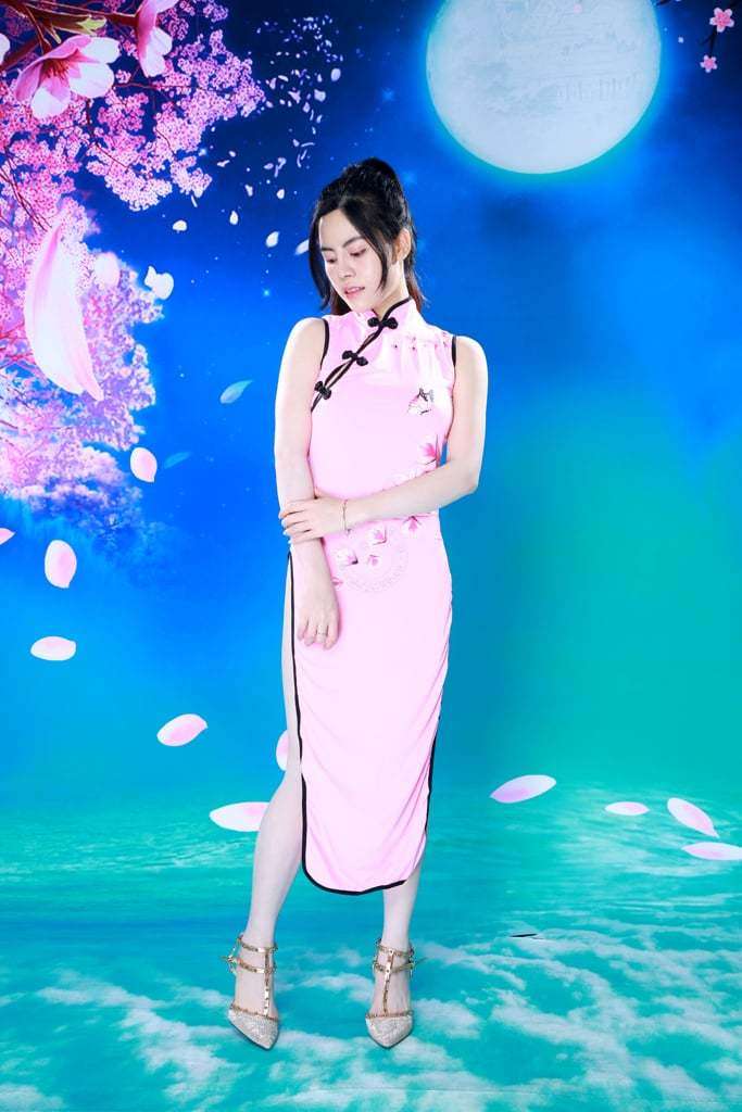 【国模套图】国模小白人体私拍套图 [Chinese model set] Private photo shoot of the little white body of a Chinese model