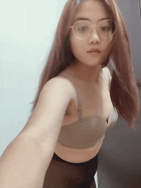 眼镜少妇，和榜一大哥啪啪约炮 Young woman with glasses,