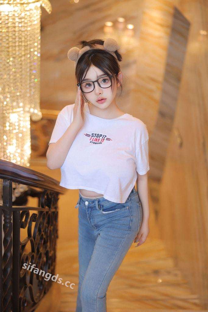 【私购流出】娜娜子yy《私购流出》（8809） [Private Purchase Out] Nanazi yy "Private Purchase Out" (8809)