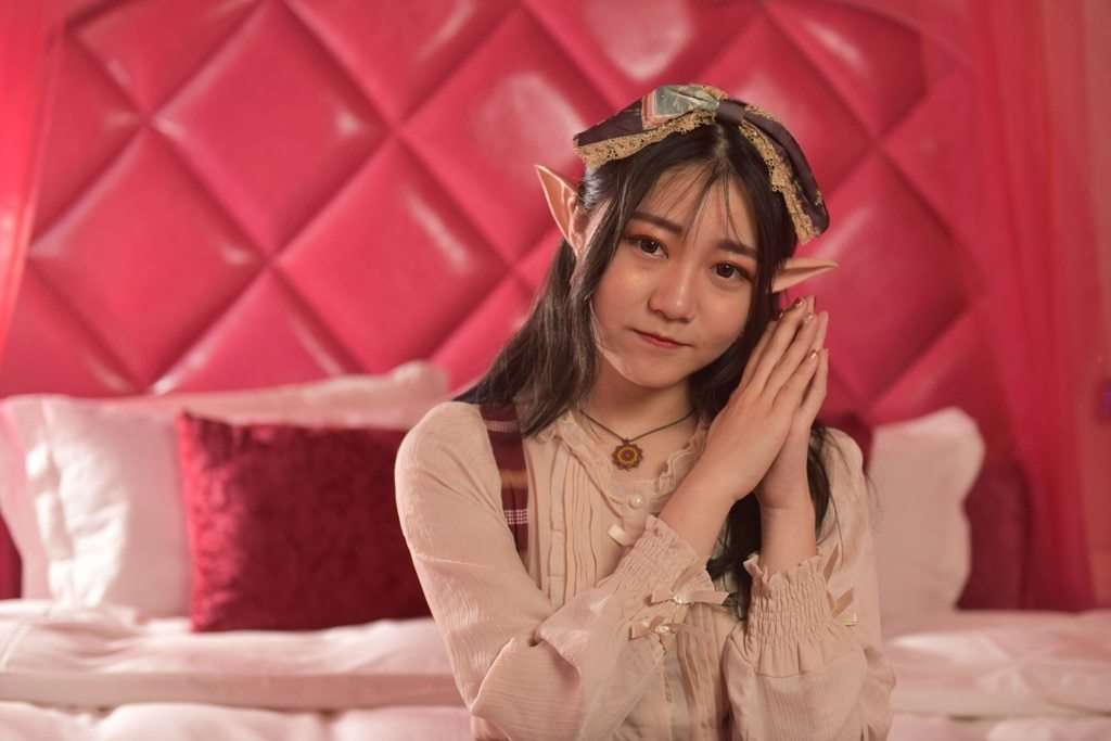 【国模套图】国模小若大尺度人体私拍套图 [National Model Set Map] National Model Small Ruo Large scale Human Body Private Shooting Picture