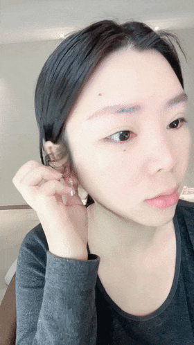 精彩动态图  美若天仙的舞蹈老师洗澡时用假鸡巴爽插自己的白虎粉穴 Wonderf