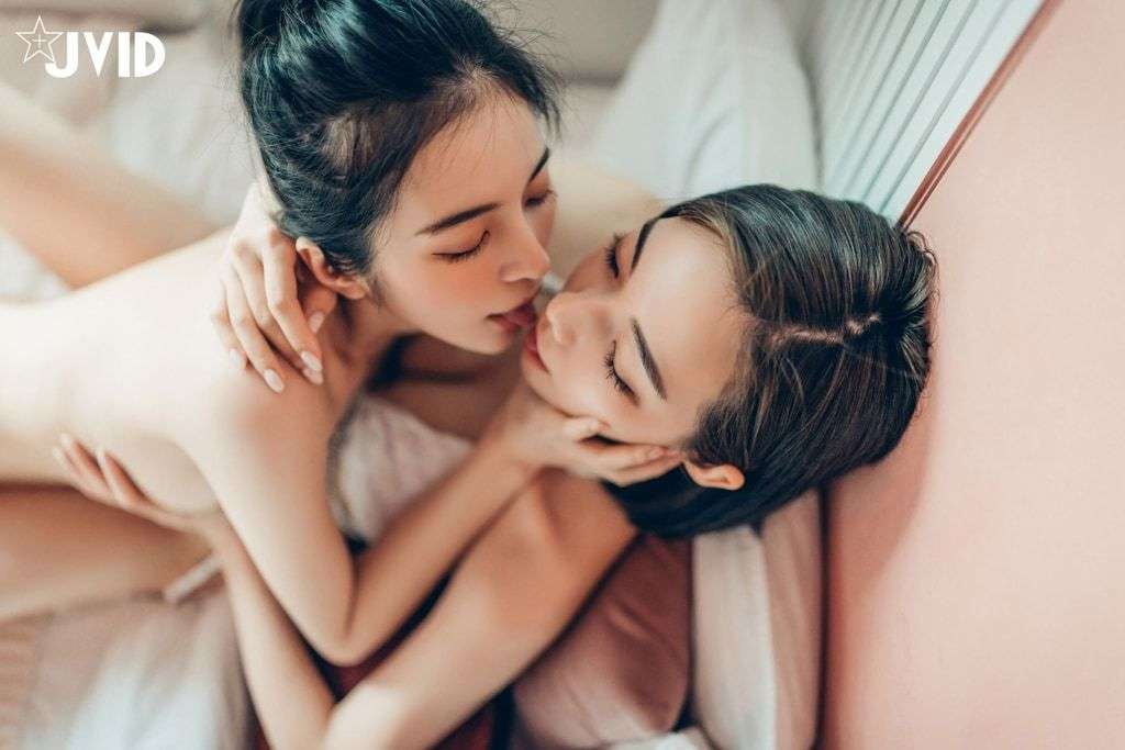 【JVID】啾啾x辰辰《两只猫咪的亲密接触》 【JVID】Jiujiu x Chenchen "Intimate Contact between Two Cats"