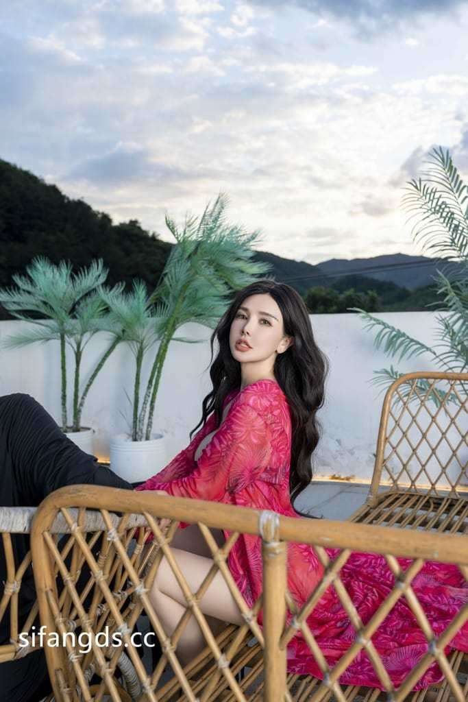 【国模套图】潘娇娇《周末帐篷里小哥哥的人偶玩具》 [Chinese Model Set] Pan Jiaojiao "Little Brother's Dolls and Toys in the Weekend Tent"