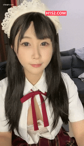 童颜巨乳 各种COS装扮 跳蛋塞B自慰 Babyfaced big breasts, various COS costumes, vibrator plug for masturbation