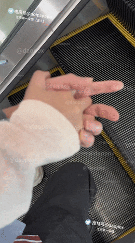 大一学妹，165cm，50KG蓝色连衣裙，刚入学就被体育学长看上了 Freshm