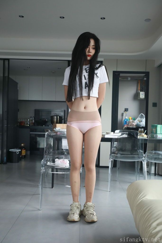 【国模套图】国模颖儿大尺度人体私拍套图