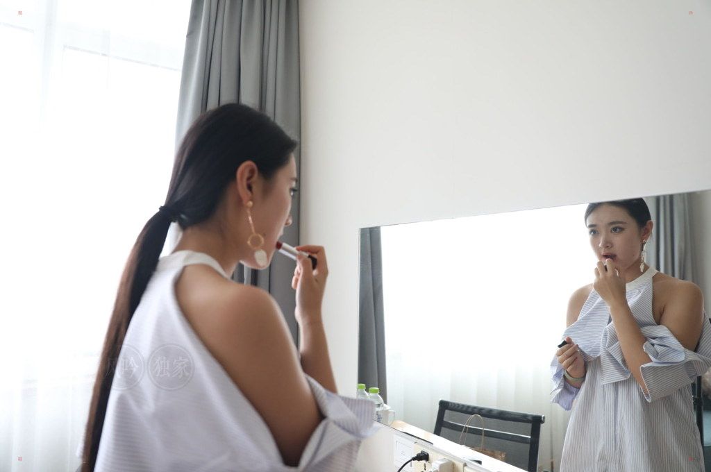 【风吟鸟唱】国模奶茶大尺度性爱人体私拍套图1 【Wind Song and Bi