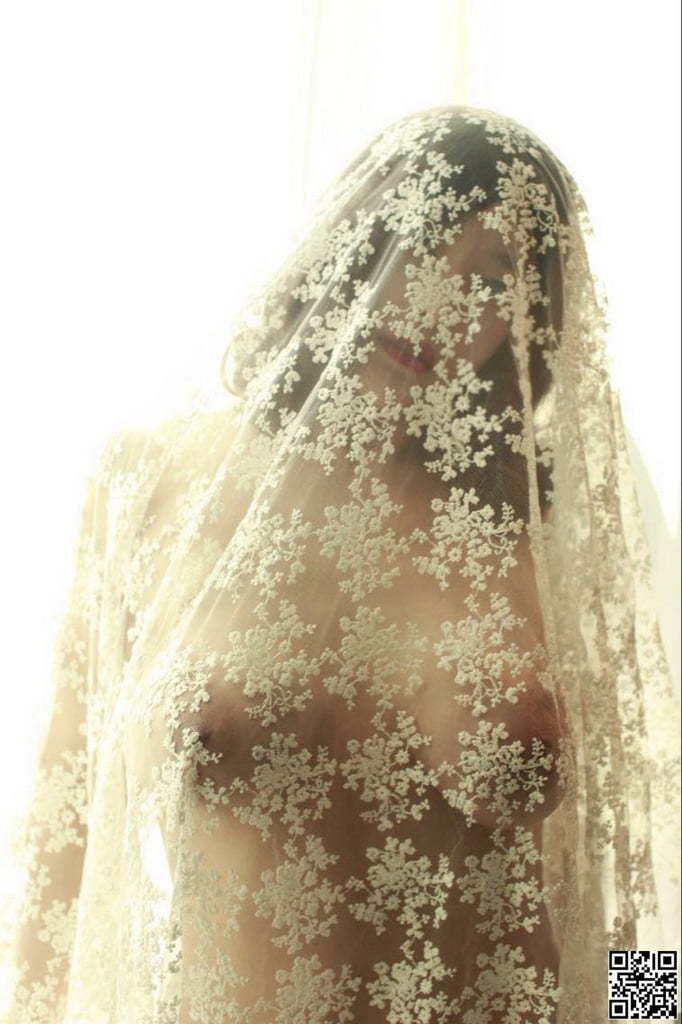 闫盼盼 情趣白纱私拍套图 Yan Panpan's private photo