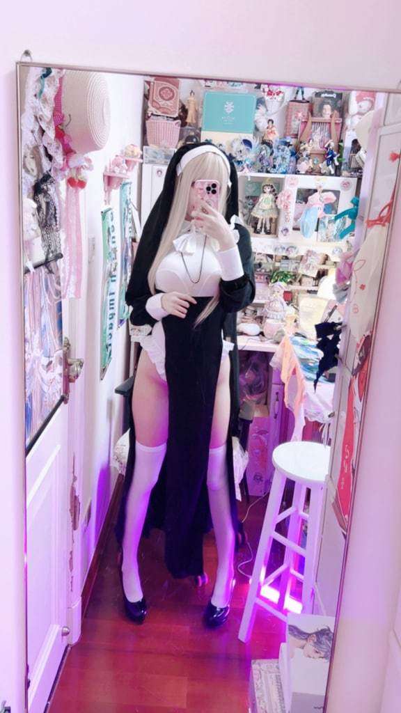 屑雪雪鸭  修女玛丽亚 光&影 Snow Snow Duck  Sister Maria Light & Shadow