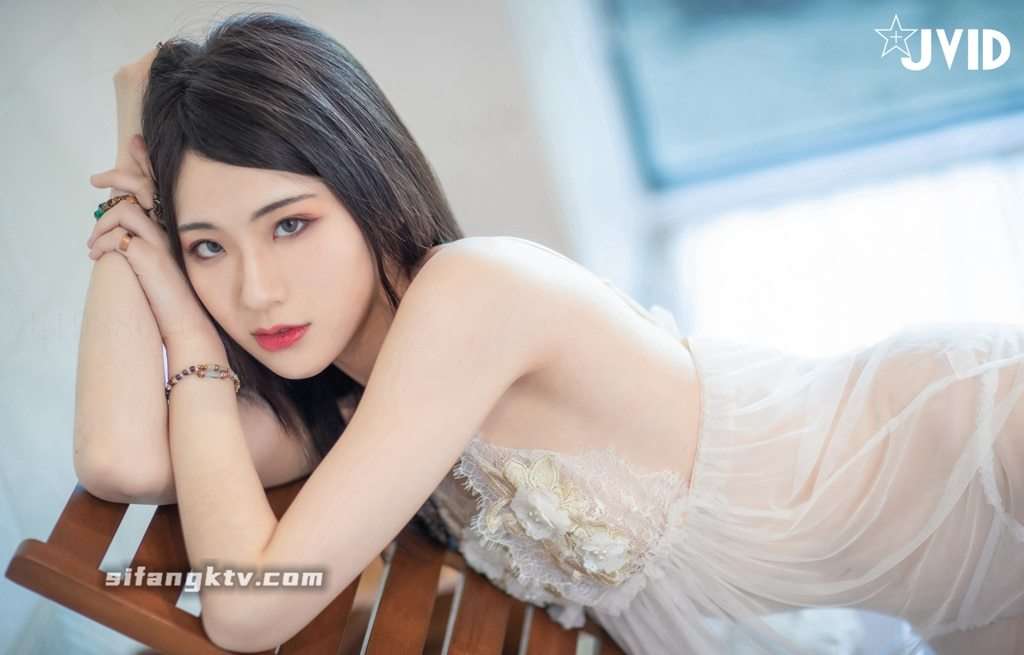 阿黎  白蕾丝睡衣 Ali  white lace pajamas