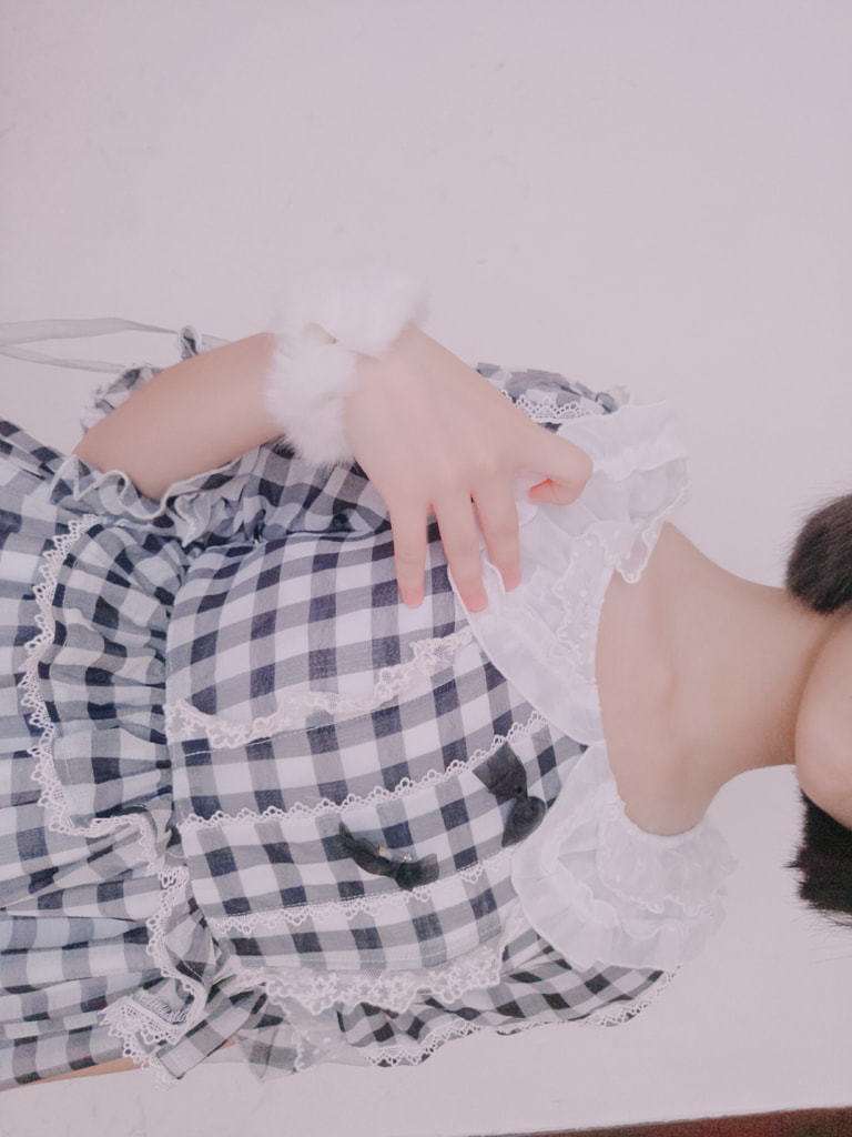 黑川鹤子  白丝lo裙 Kurokawa Tsuruko  white silk lo skirt