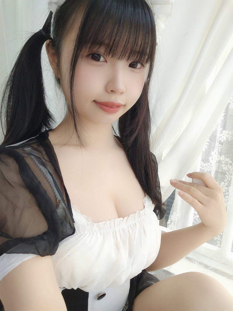 十万珍吱伏特  臀恋妹抖 One Hundred Thousand Zhenzhi Volt  Butt Love Girl Shakes