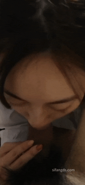 爱玩cos的女主，性爱照，生活照，cos照齐全，最难人可贵的是还有多张婚纱照 T