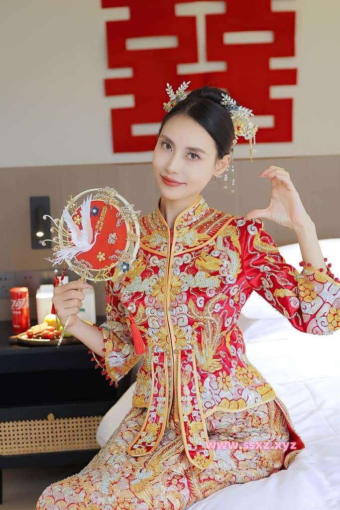 【私购流出】lingyu69《私购流出》（8534） [Private purchase leaks] lingyu69 "Private purchase leaks" (8534)