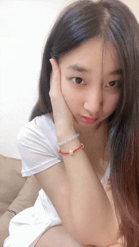 杭州美女大学生，发育极好的大屁股，羞涩中夹杂着无限欲望 A beautiful