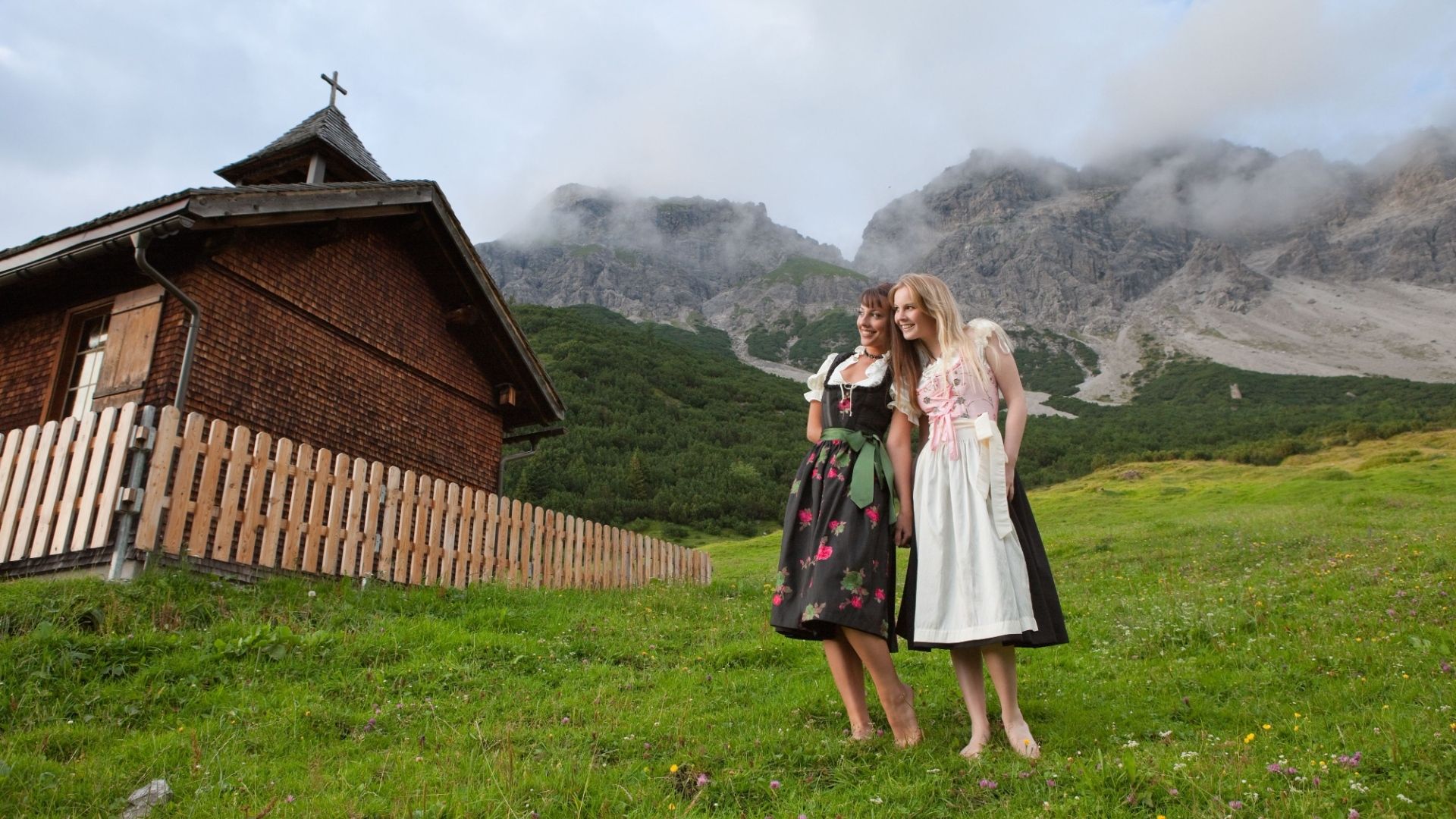 云山雾海袅袅婷婷