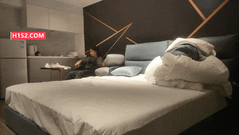 19岁学生妹，大奶子D罩杯，第一次约炮 19yearold student girl, big breasts D cup, first time hookup