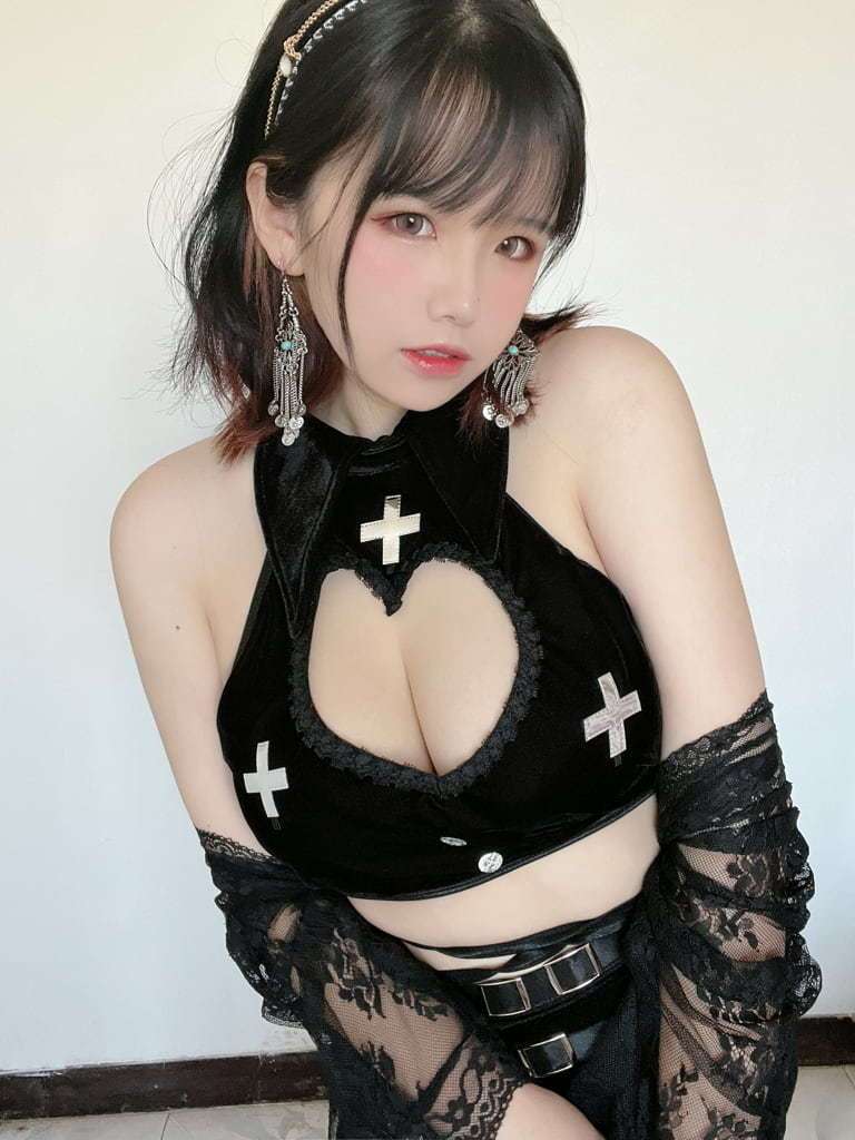 阿半今天很开心  猫猫修女 Ah Ban is very happy today  Sister Cat