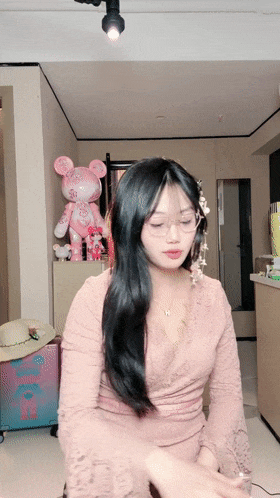 和男友在出租屋激情做爱，奶子真大，睡醒就来一发 Have sex passion