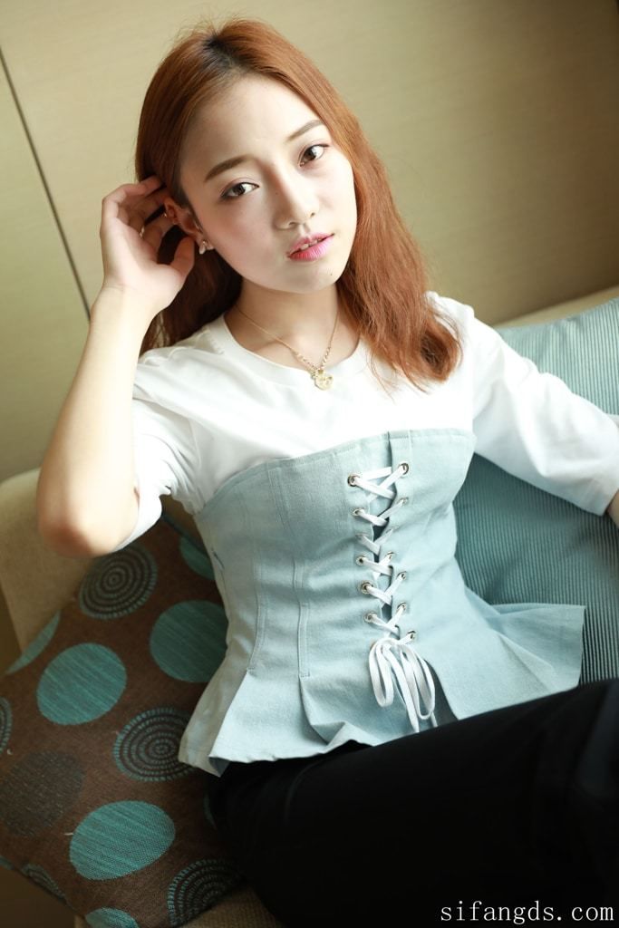 【国模套图】国模琳琳大尺度人体私拍套图 【National Model Set】