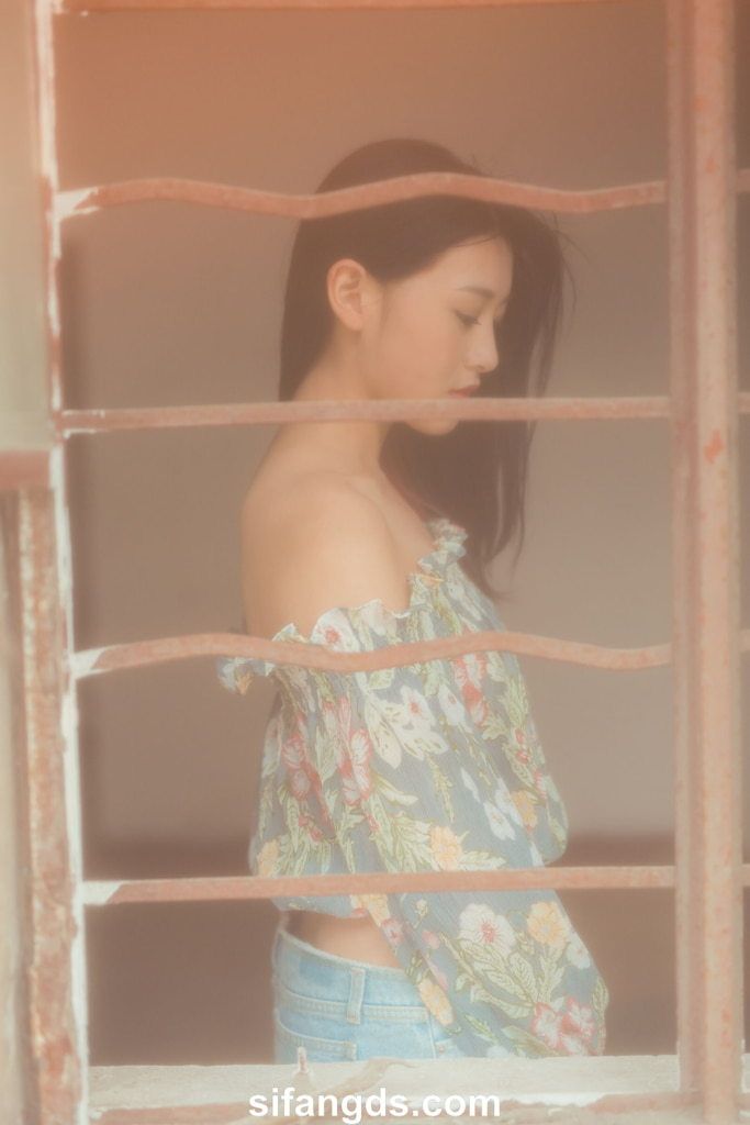 【国模套图】摄影师流出素人私房照（旗袍小姐姐） [Chinese model s