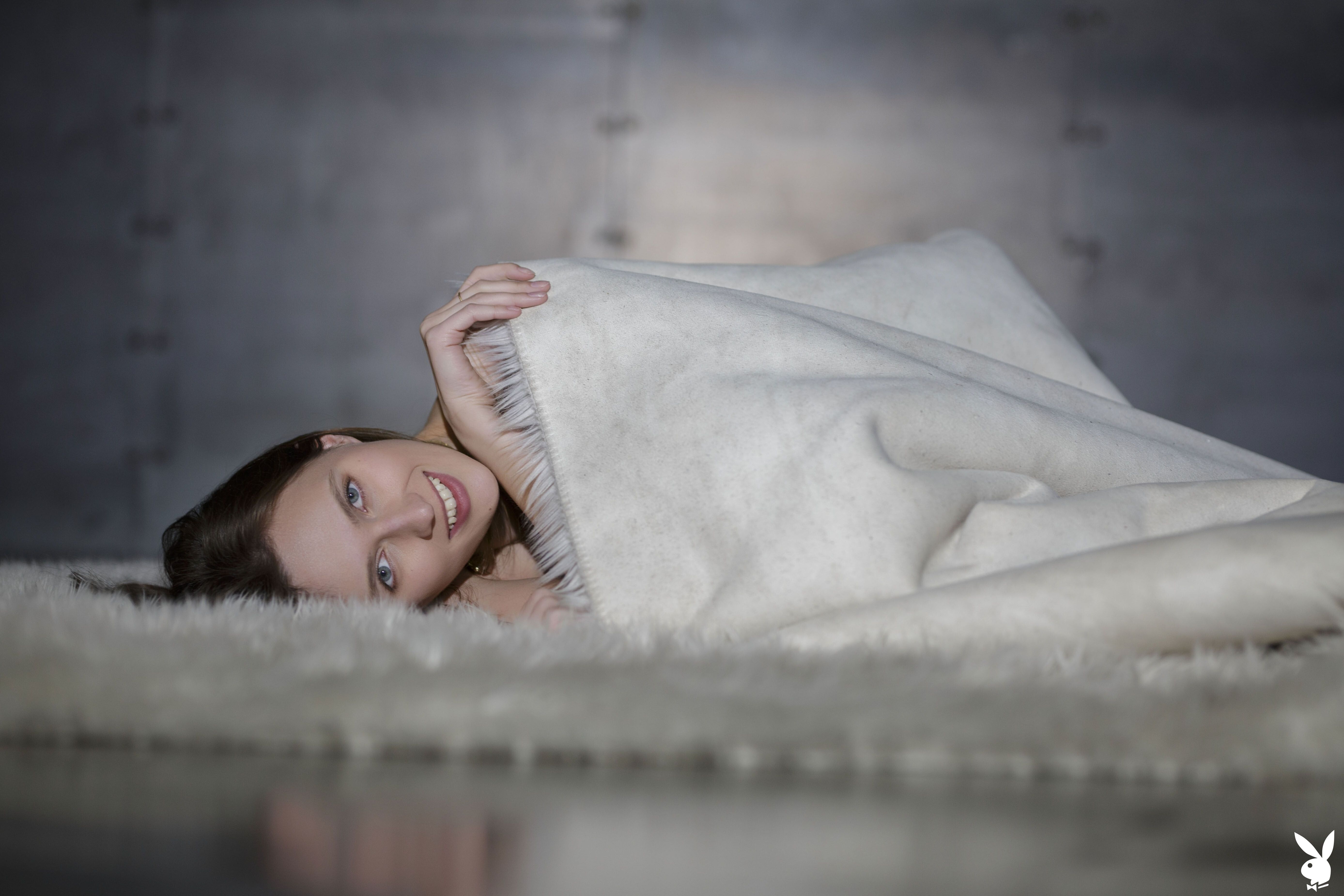 Stacy Cruz  铆接展示 Stacy Cruz Riveting Dis