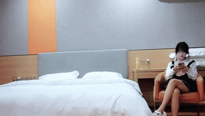 大四还没找到工作的学生妹，兼职，极品，乖巧漂亮被操爽了 A student gi