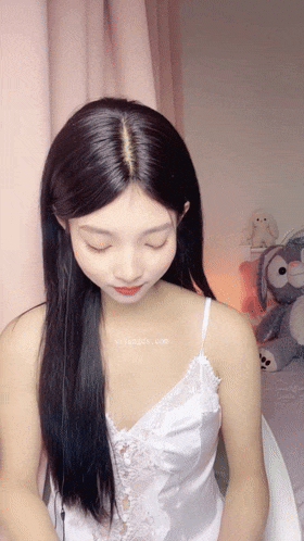 精彩动态图  肤白貌美学生妹【雪妹】小穴粉嫩水汪汪大尺度自慰 Wonderful