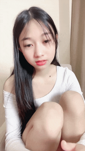 精彩动态图  19岁清纯四川小美女闺房中全裸自慰，插的小穴白浆直流 Wonder