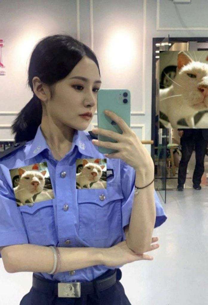 山东东营利津县女交警安文娟与国企利华益集团领导玩换妻群交 致二百 An Wenjuan, a female traffic policeman in Lijin County, Dongying County, Shandong Province, engaged in wifeswapping group sex with the leader of the stateowned Lihuayi Group. To Two Hundred