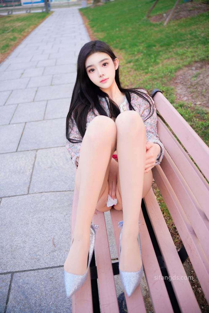 【私购流出】龙雪儿《私购流出》（8489） [Private purchase leaked] Long Xueer "Private purchase leaked" (8489)